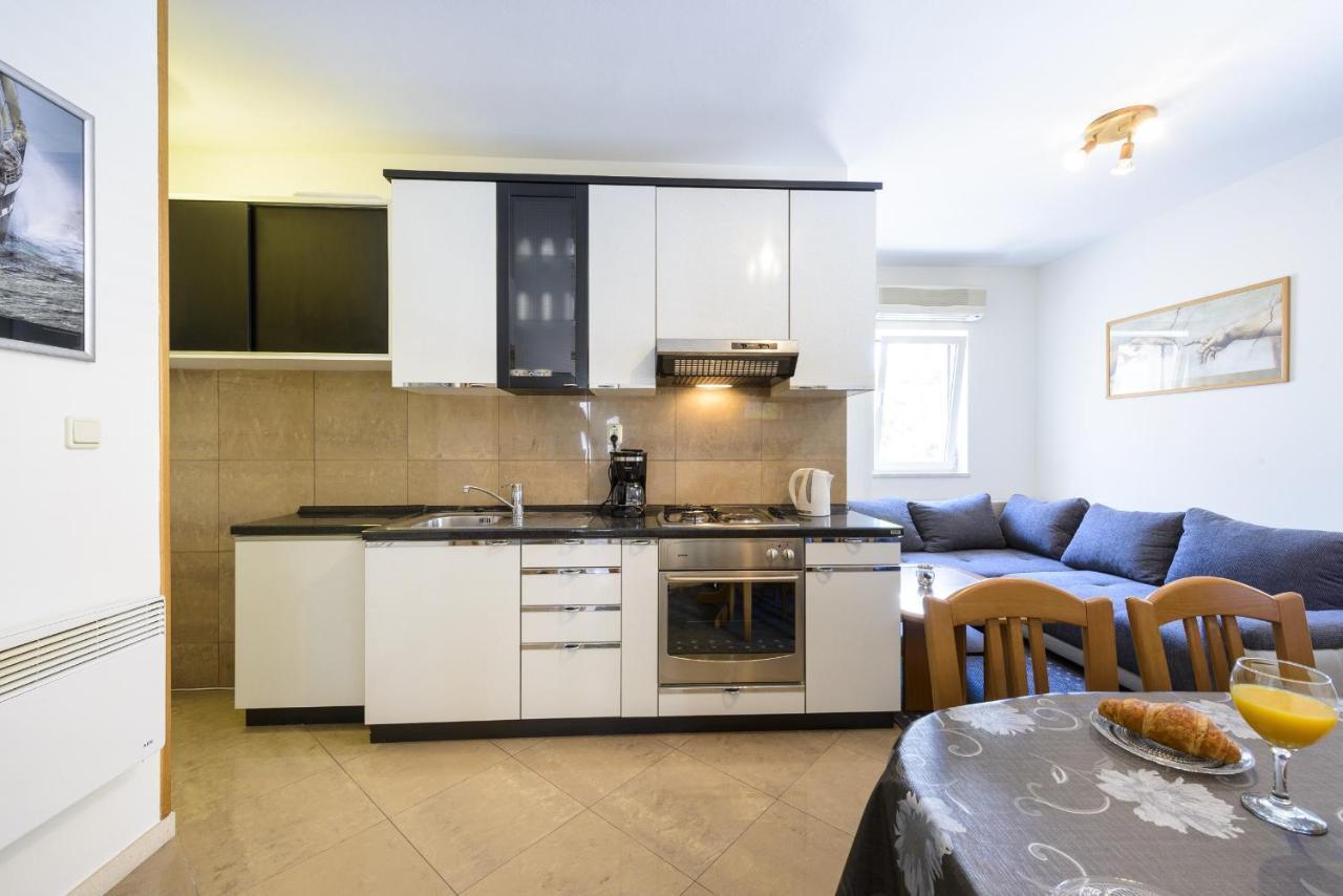 Apartment Tija Two Bedroom Apartment With Balcony And Partial Sea View Dubrovnik Ngoại thất bức ảnh