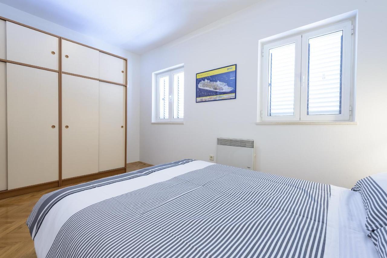 Apartment Tija Two Bedroom Apartment With Balcony And Partial Sea View Dubrovnik Ngoại thất bức ảnh